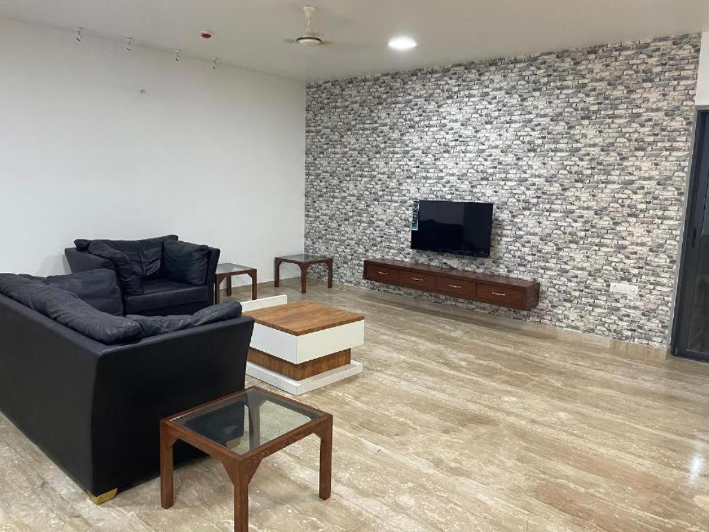 Hotel Royal Nest Premium à Pune Extérieur photo