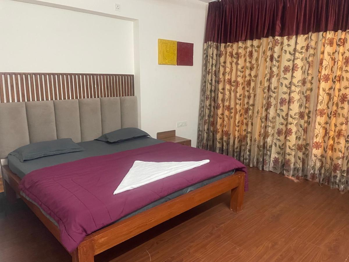 Hotel Royal Nest Premium à Pune Extérieur photo