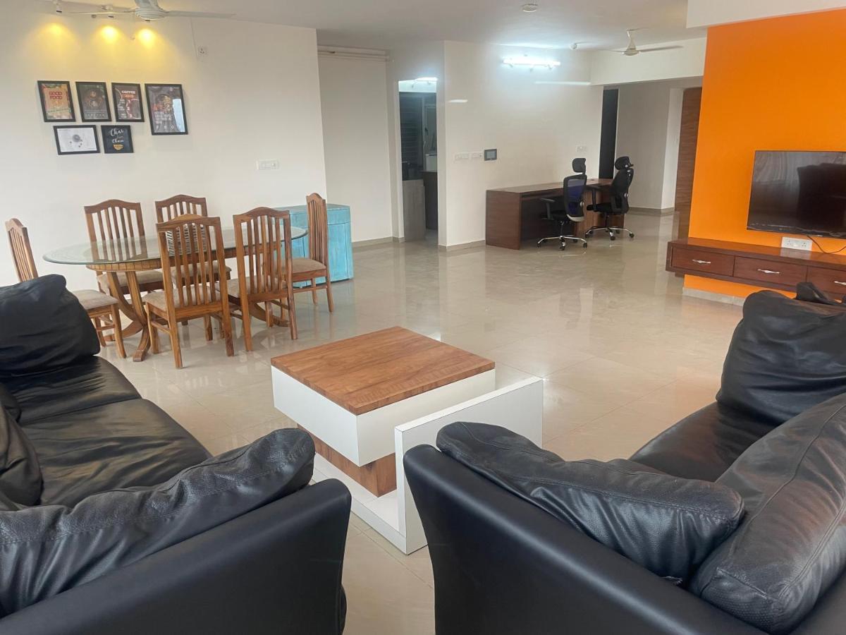Hotel Royal Nest Premium à Pune Extérieur photo