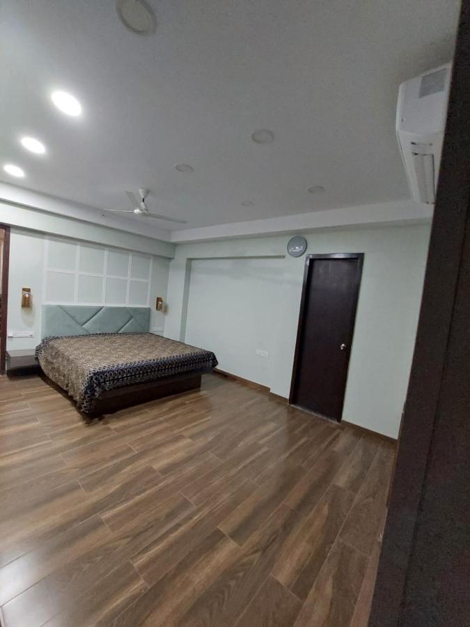Hotel Royal Nest Premium à Pune Extérieur photo